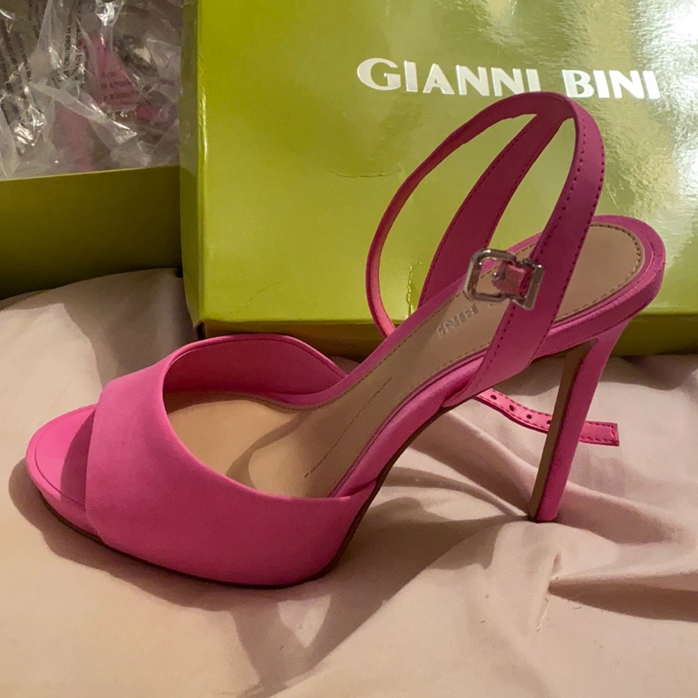 Pink Heels size 8 - Gianni Bini